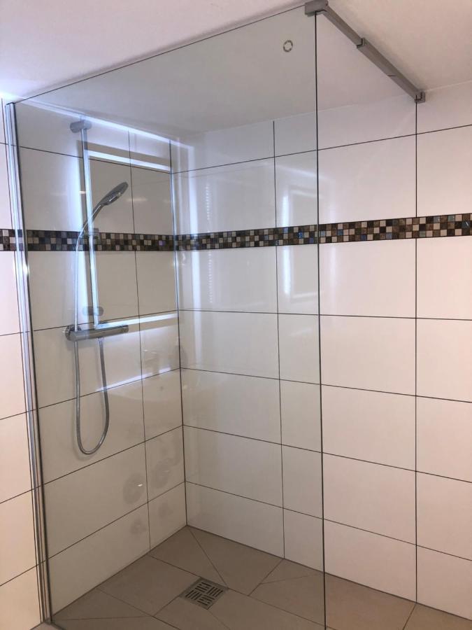 Oezkurt-2 Apartment Friedrichshafen Bagian luar foto